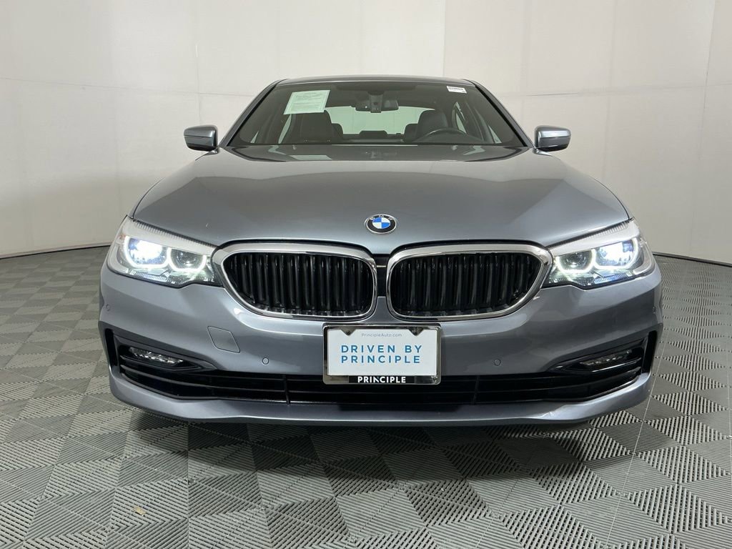 Used 2018 BMW 530e w/ Premium Package 2 image 3