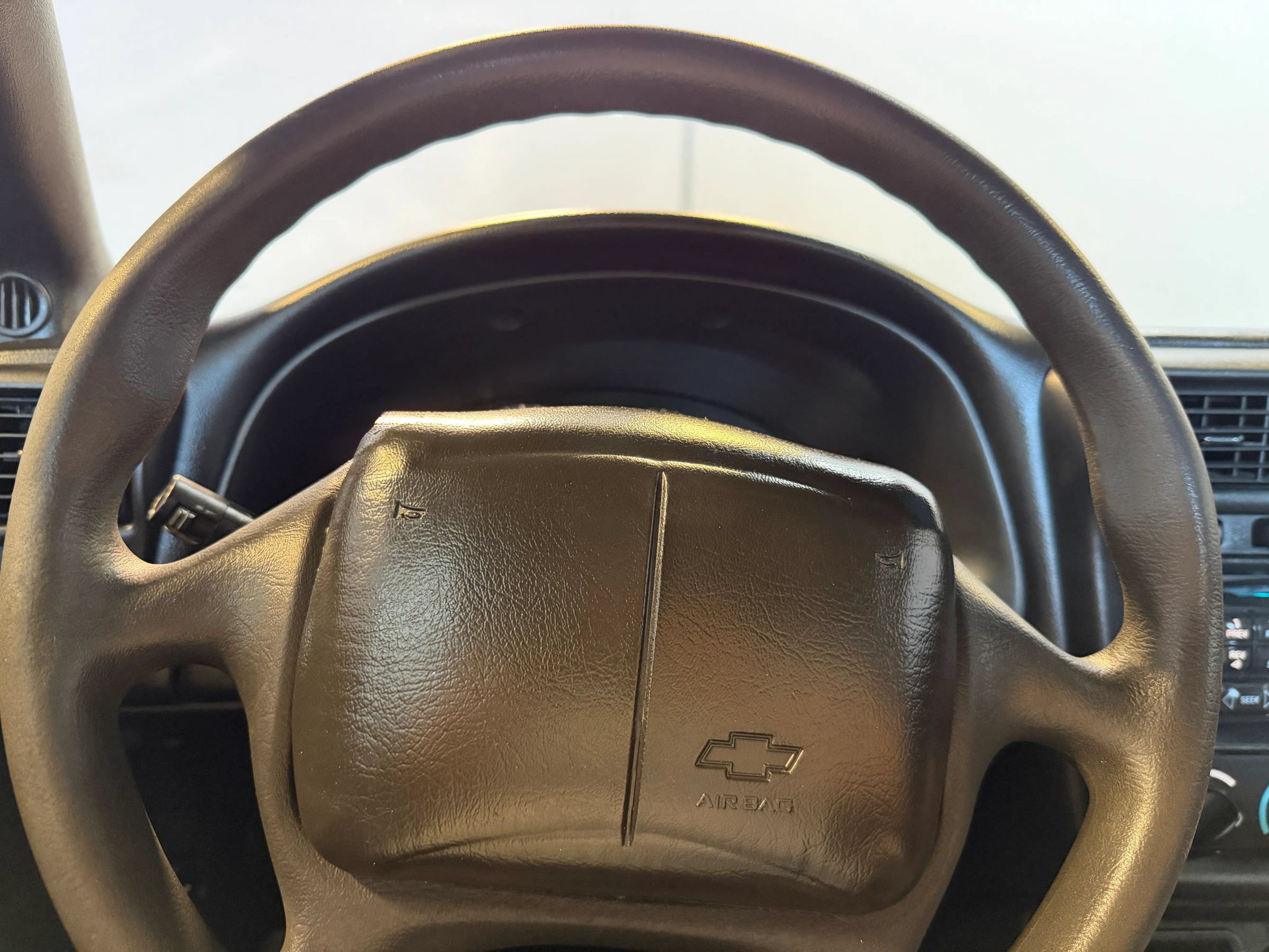 Used 2001 Chevrolet Camaro LT w/ Preferred Equipment Group 1 RWD image 10
