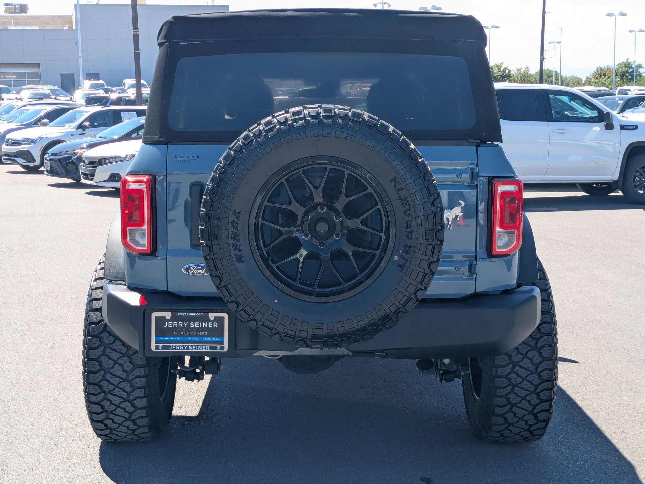 Used 2022 Ford Bronco 4-Door AWD/4WD image 4