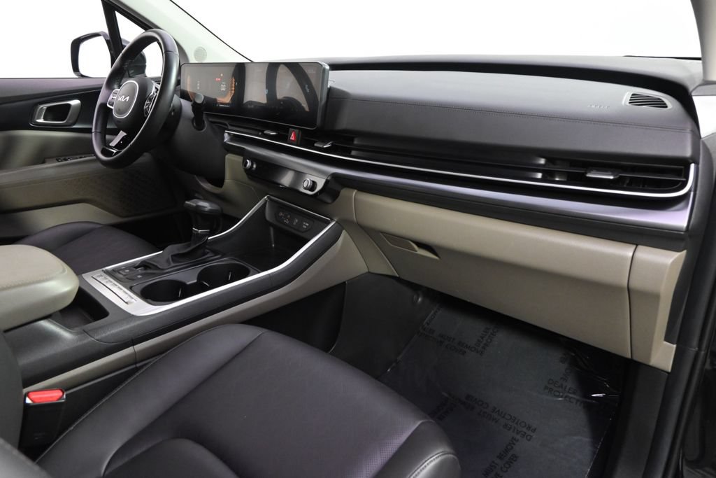 Used 2026 Kia Carnival FWD image 15