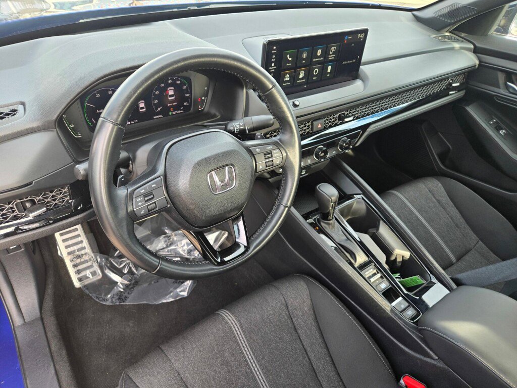 Used 2024 Honda Accord Sport image 12