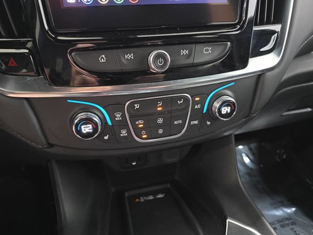 Used 2023 Chevrolet Traverse LT AWD/4WD image 24
