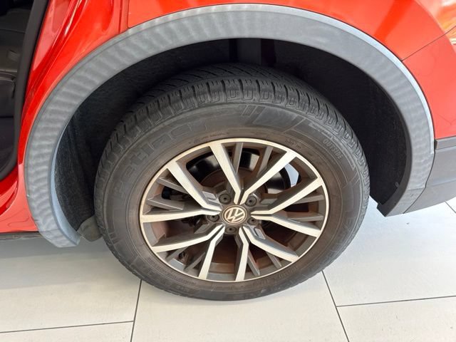 Used 2019 Volkswagen Tiguan SE w/ Panoramic Sunroof Package FWD image 6