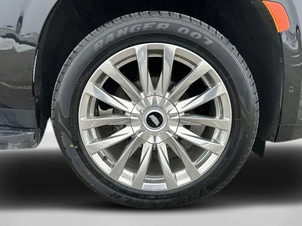 Used 2021 Cadillac Escalade ESV Premium Luxury w/ Heavy-Duty Trailer Package image 33