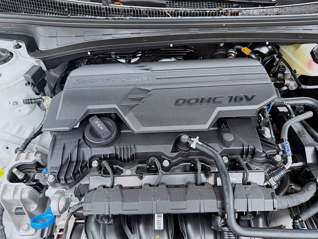 New 2026 Hyundai Elantra Limited FWD image 32