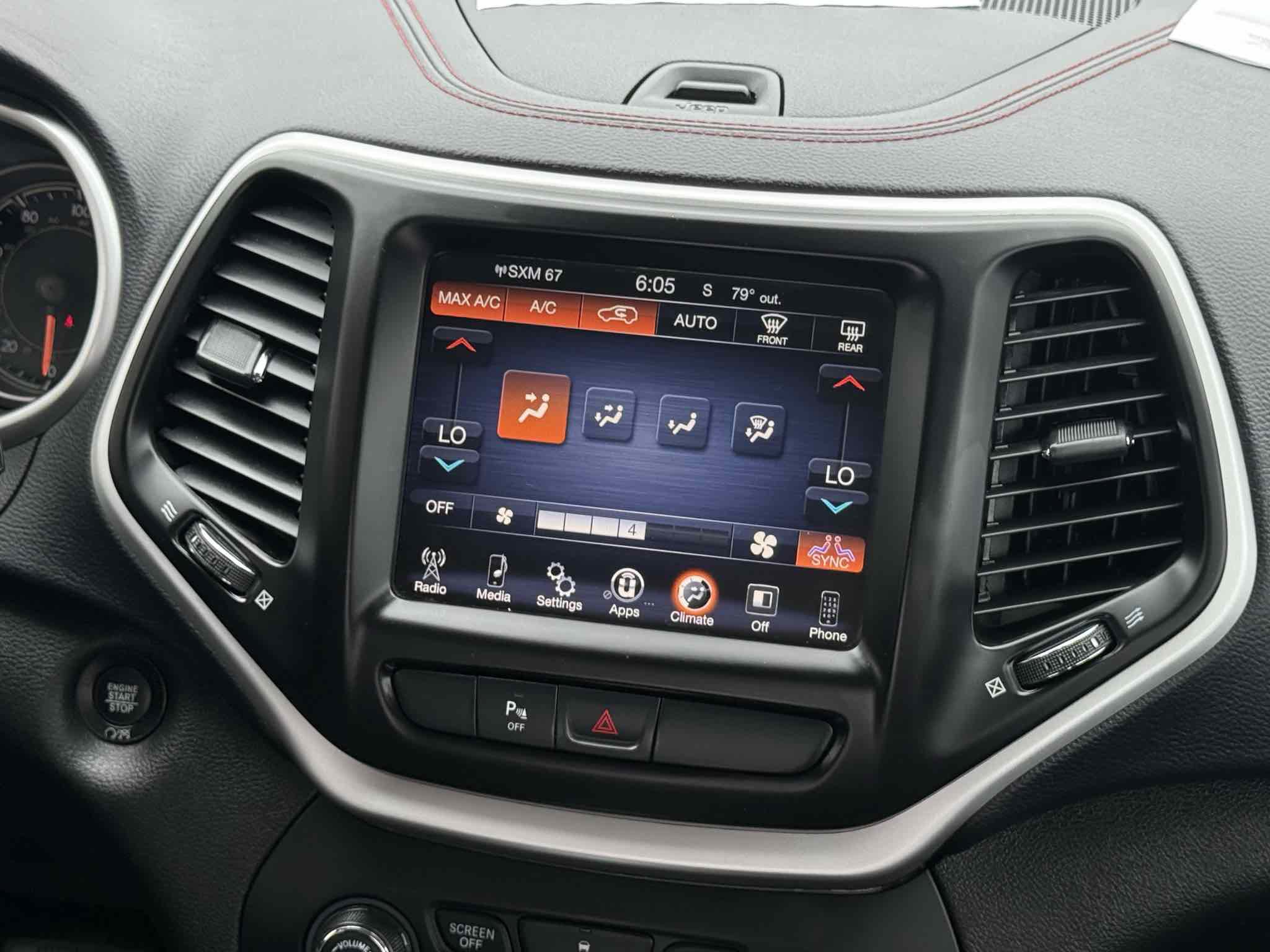 Used 2018 Jeep Cherokee Trailhawk image 70