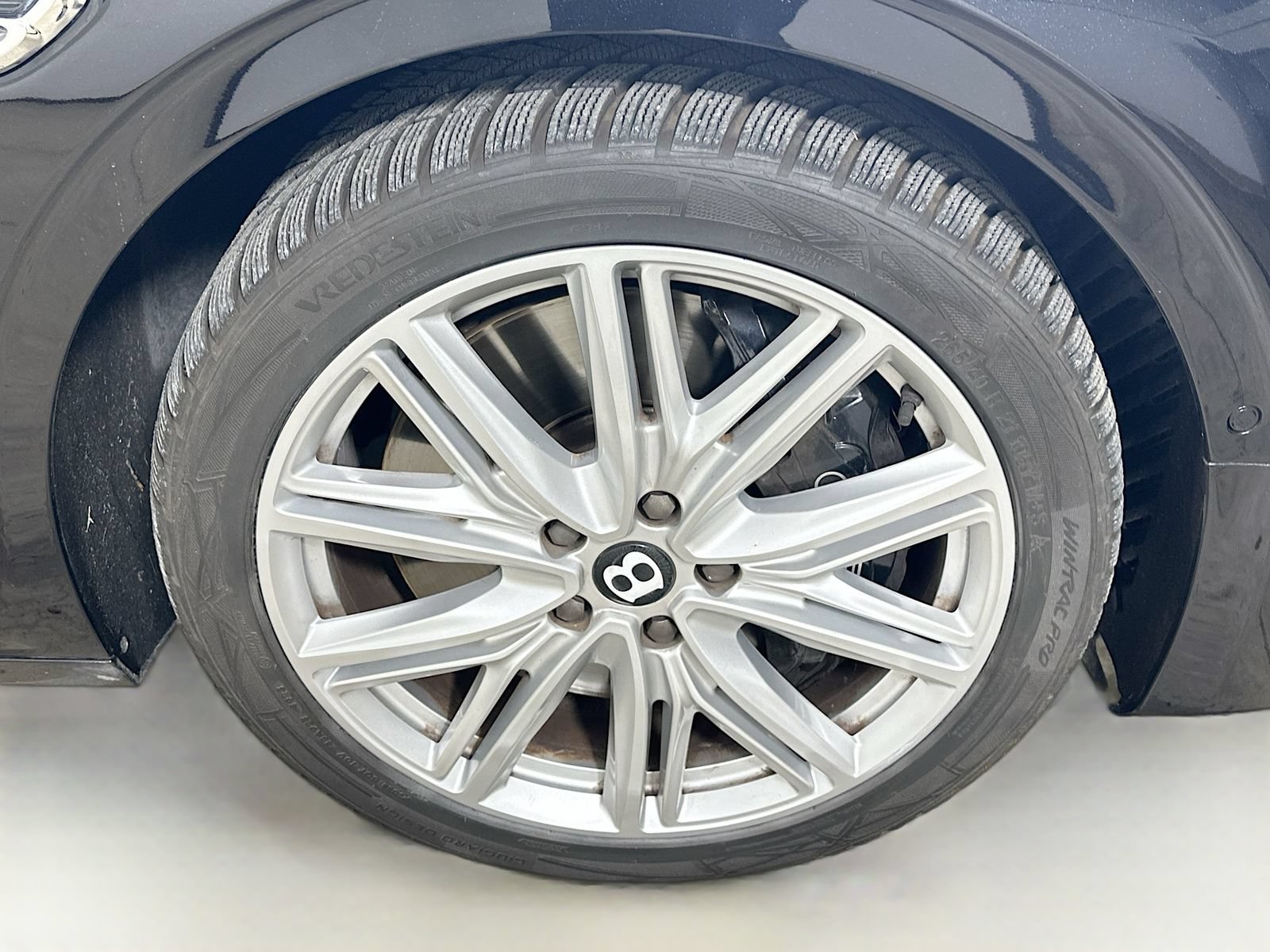 Used 2024 Bentley Flying Spur V8 AWD/4WD image 11