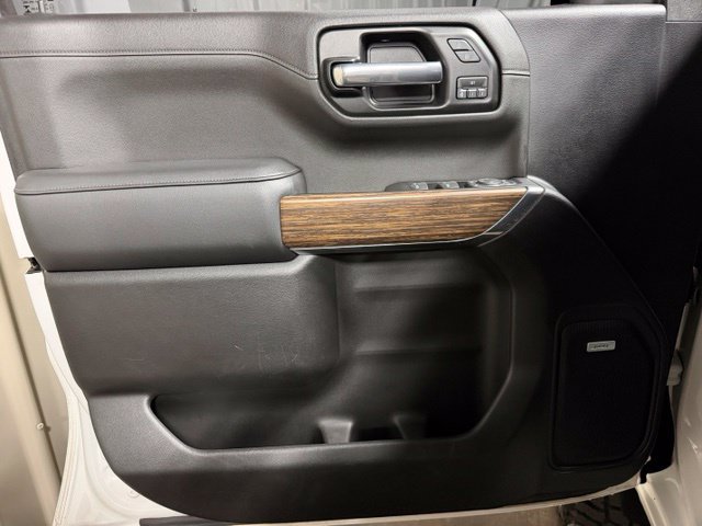 Used 2019 Chevrolet Silverado 1500 High Country w/ Technology Package AWD/4WD image 15