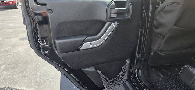 Used 2012 Jeep Wrangler Unlimited Rubicon image 11