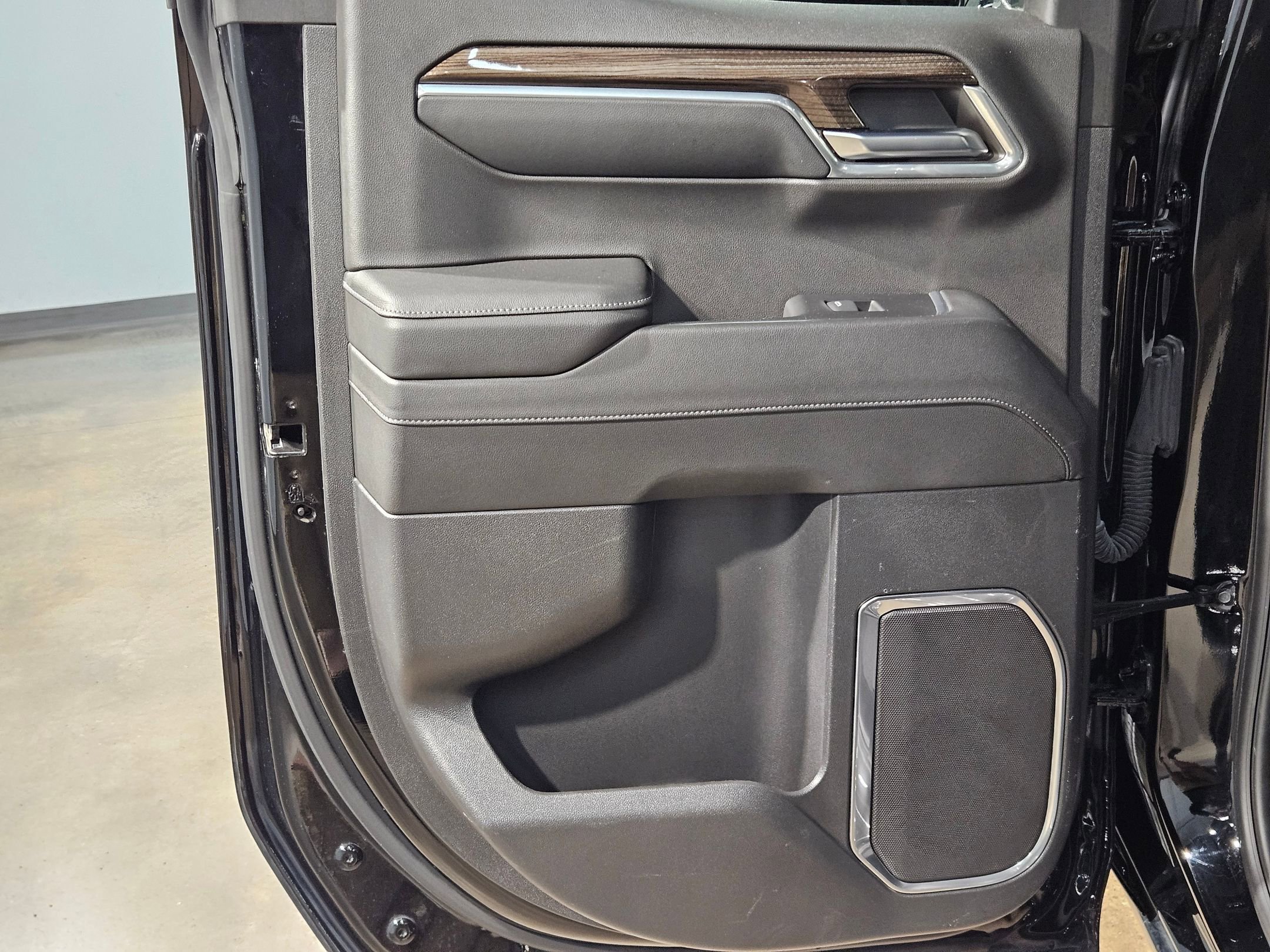 Used 2024 Chevrolet Silverado 1500 LT image 32