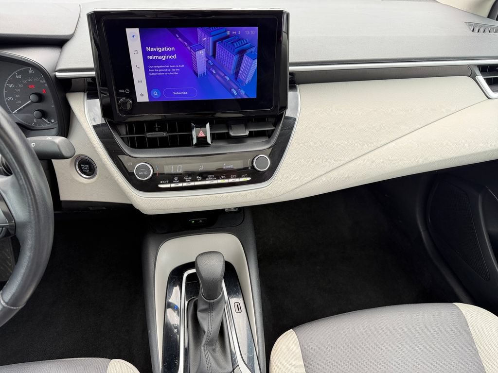 Used 2024 Toyota Corolla LE w/ LE Premium Package FWD image 11