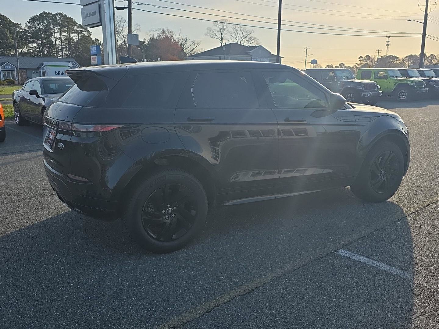 Used 2023 Land Rover Range Rover Evoque R-Dynamic S AWD/4WD image 7