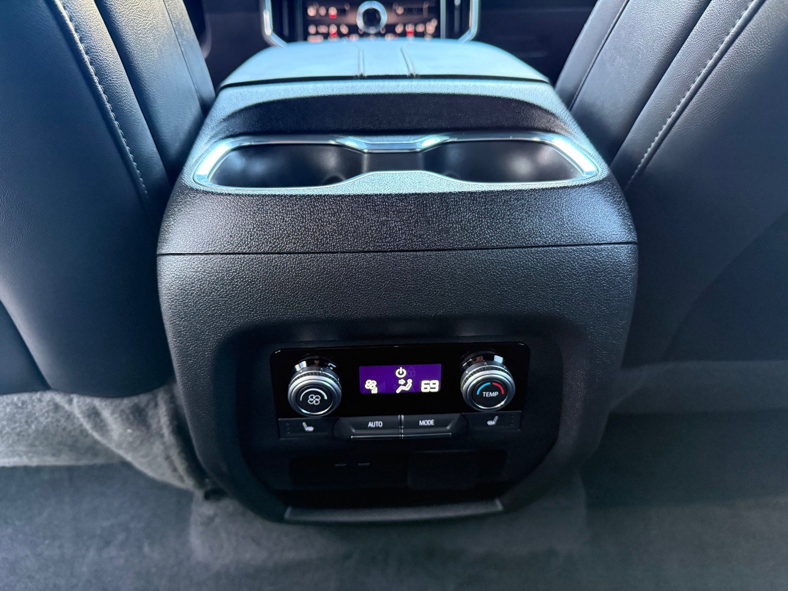 Certified 2024 GMC Acadia Denali w/ Super Cruise Package image 16