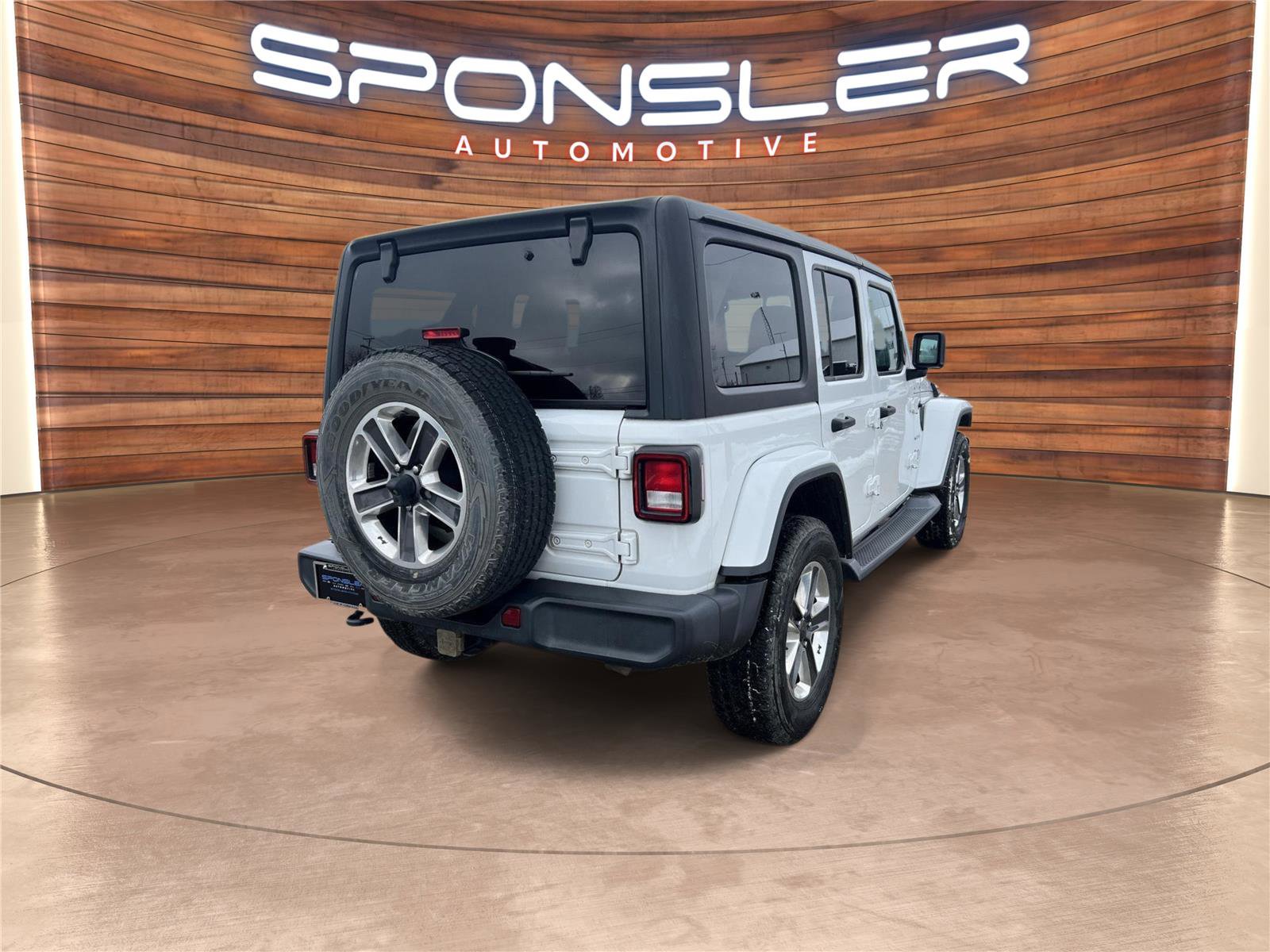 Used 2018 Jeep Wrangler Unlimited Sahara image 7