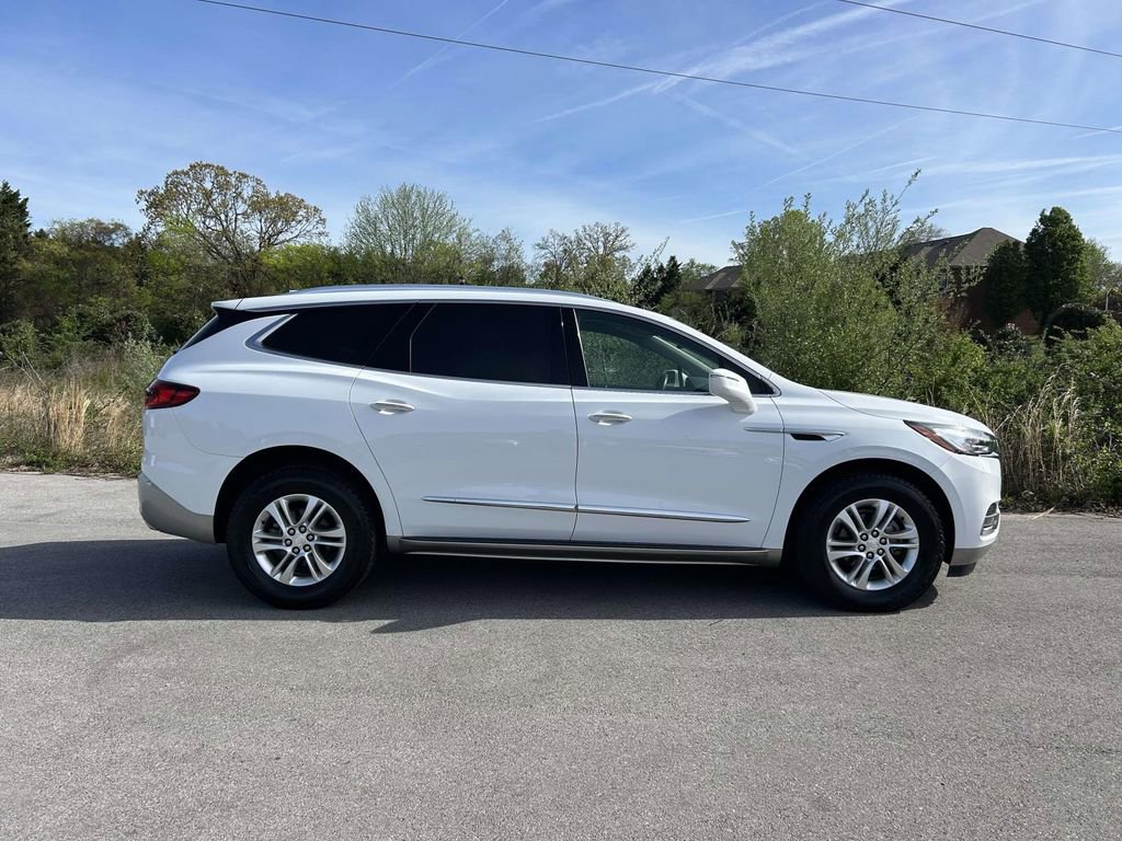 Used 2020 Buick Enclave Essence w/ Sound and Sites Package image 2