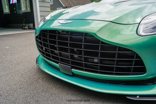 Used 2025 Aston Martin DB12 Coupe RWD image 75