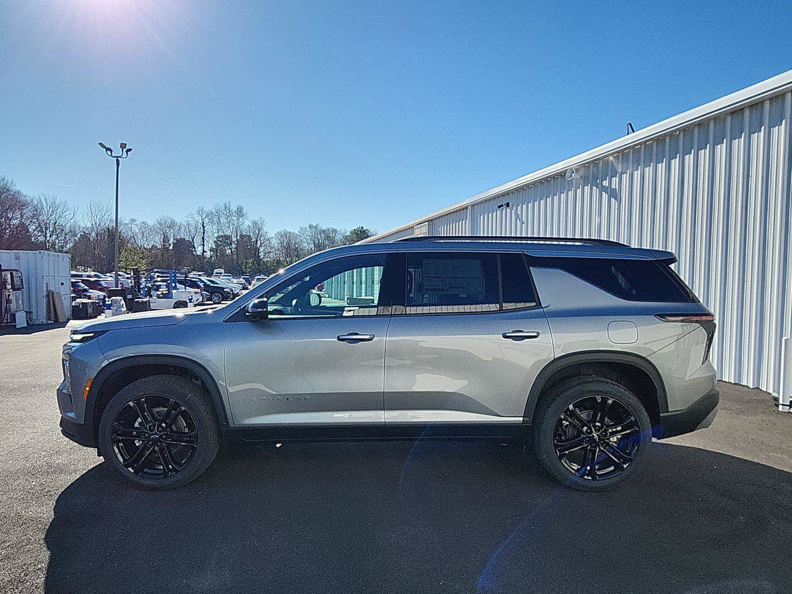 New 2026 Chevrolet Traverse LT w/ Driver Confidence Package image 2