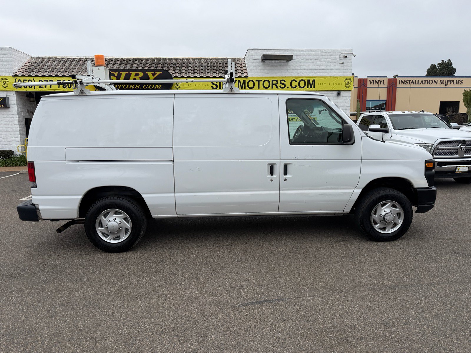Used 2013 Ford E-150 and Econoline 150 w/ PWR Group RWD image 2