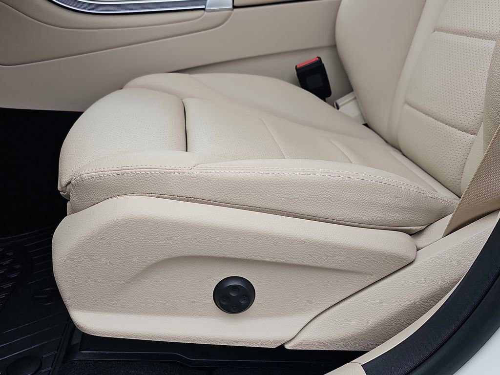 Used 2022 Mercedes-Benz GLC 300 4MATIC image 31