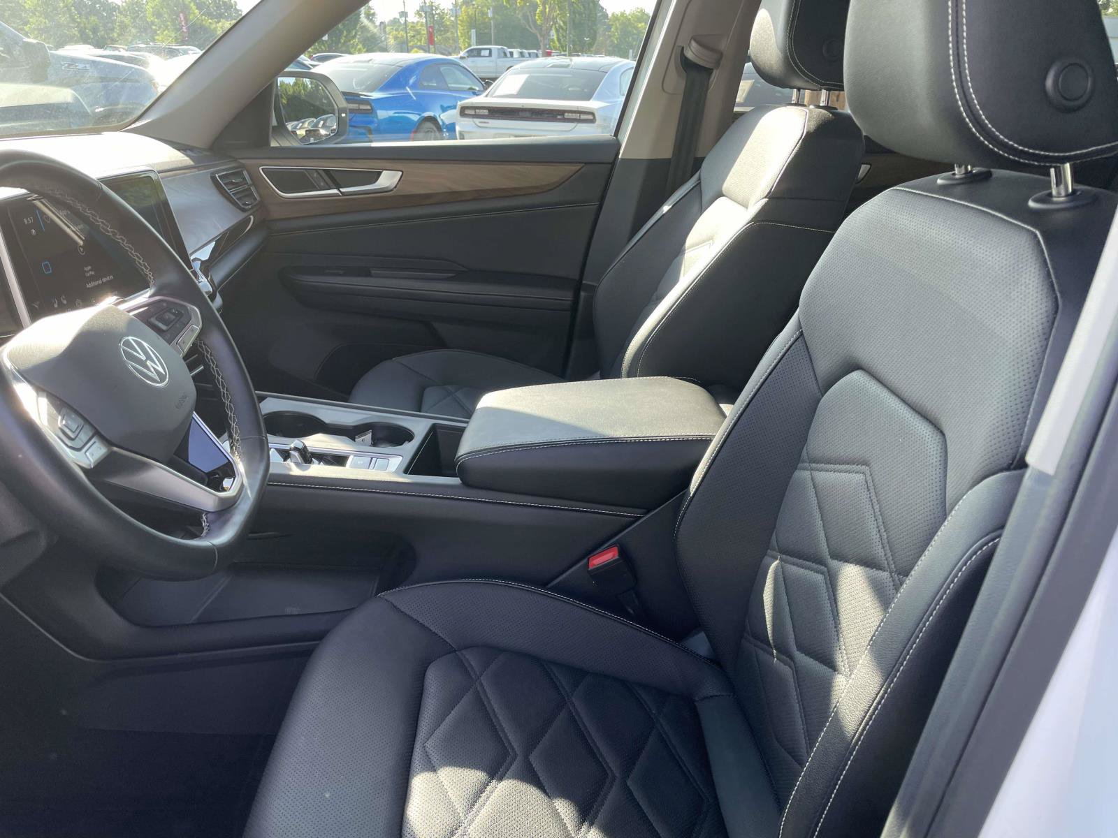 Used 2025 Volkswagen Atlas SE FWD image 18