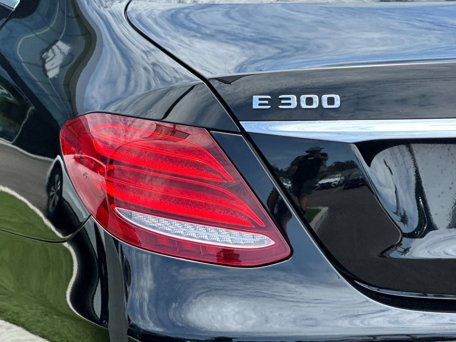 Used 2019 Mercedes-Benz E 300 image 31