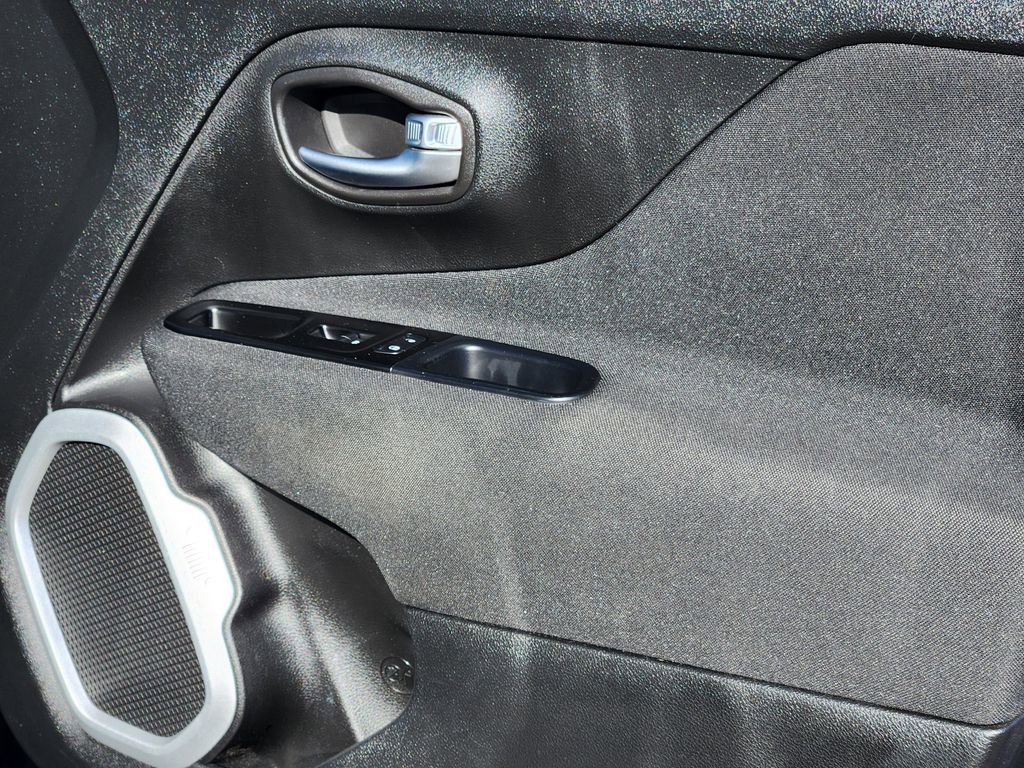 Used 2020 Jeep Renegade Sport w/ Sport Appearance Group image 16