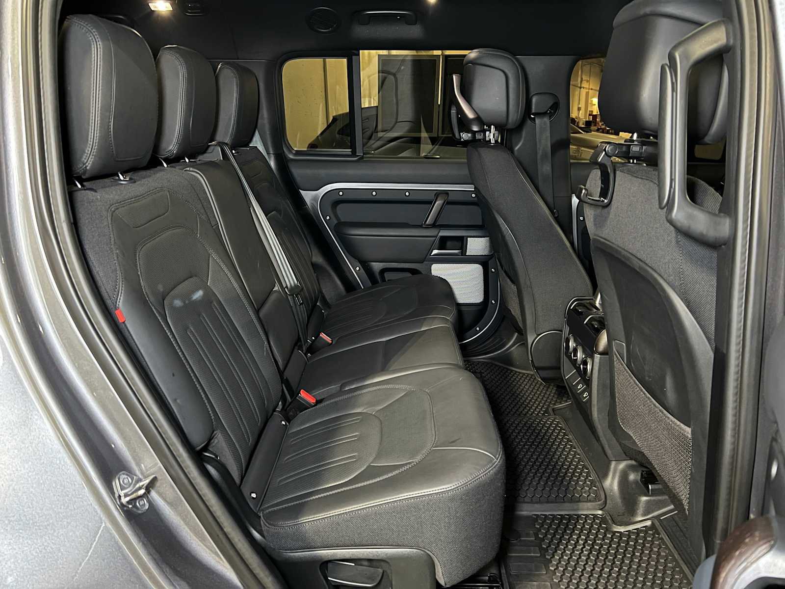 Used 2024 Land Rover Defender 130 X image 15