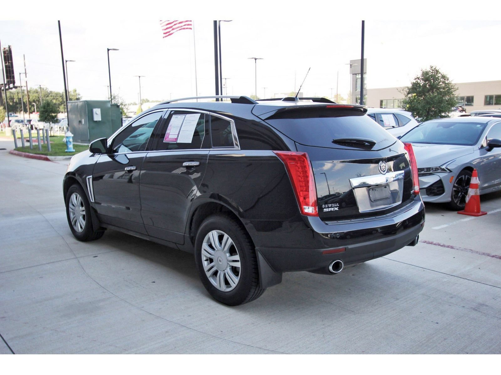 Used 2015 Cadillac SRX Luxury FWD image 6