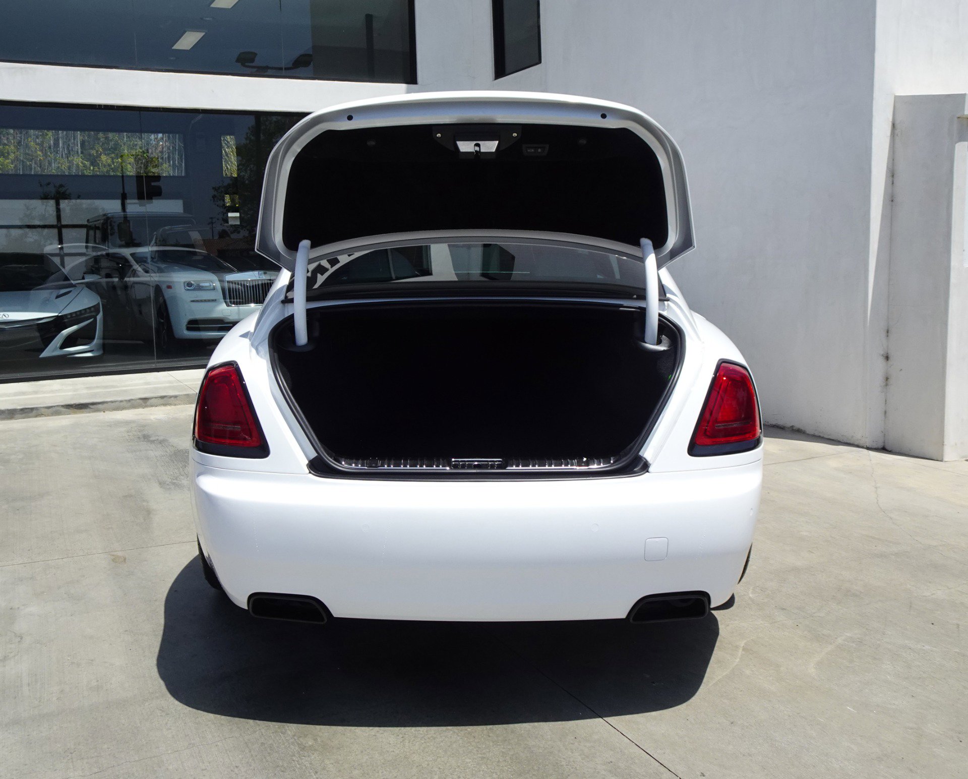 Used 2015 Rolls-Royce Wraith RWD image 7