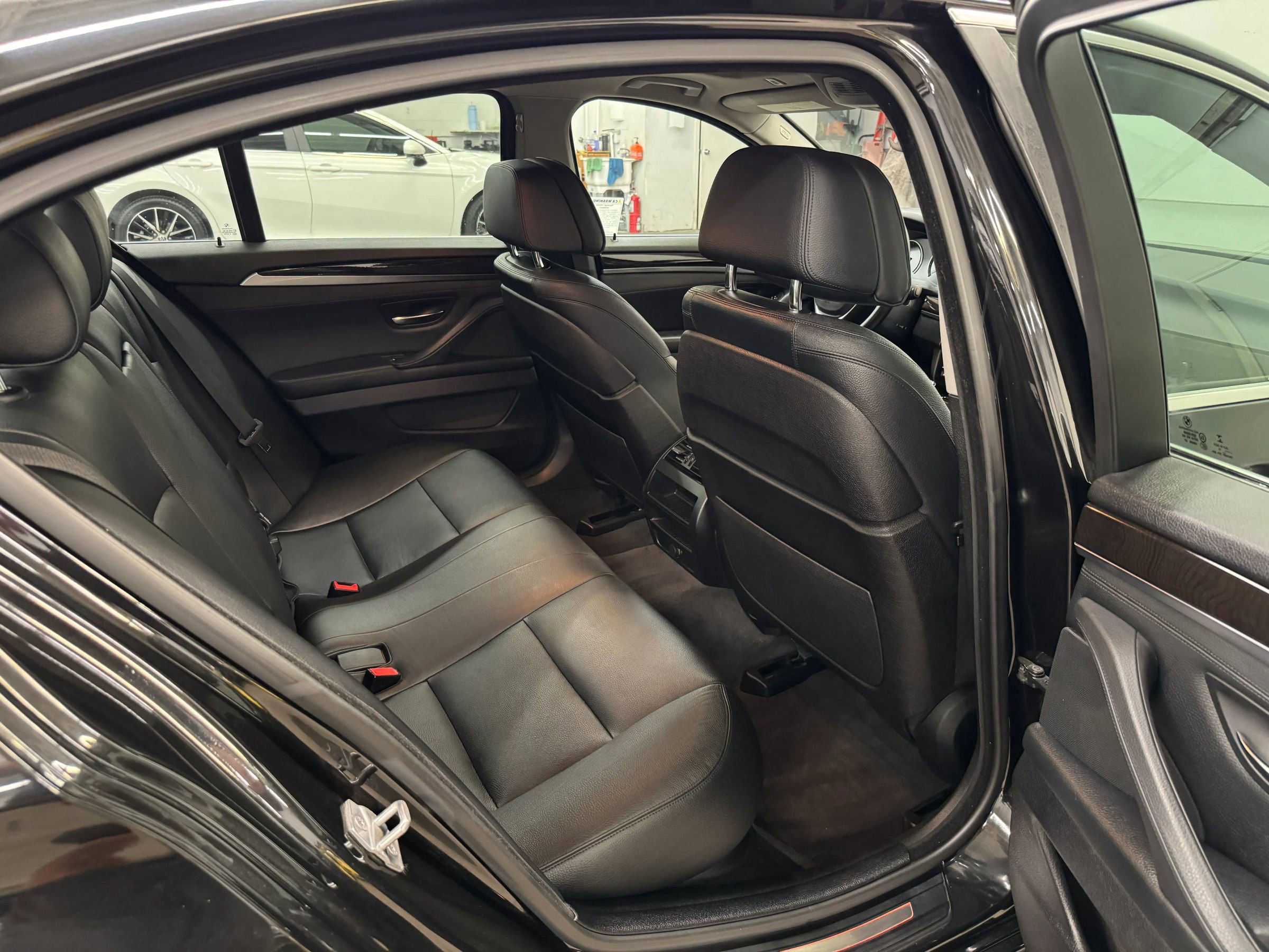 Used 2014 BMW 550i 550i Sedan 4D RWD image 20