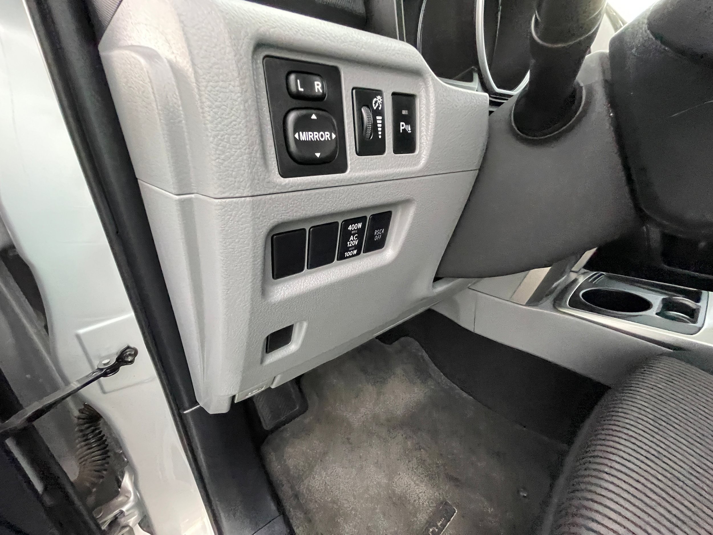 Used 2010 Toyota 4Runner SR5 w/ Convenience Pkg RWD image 16