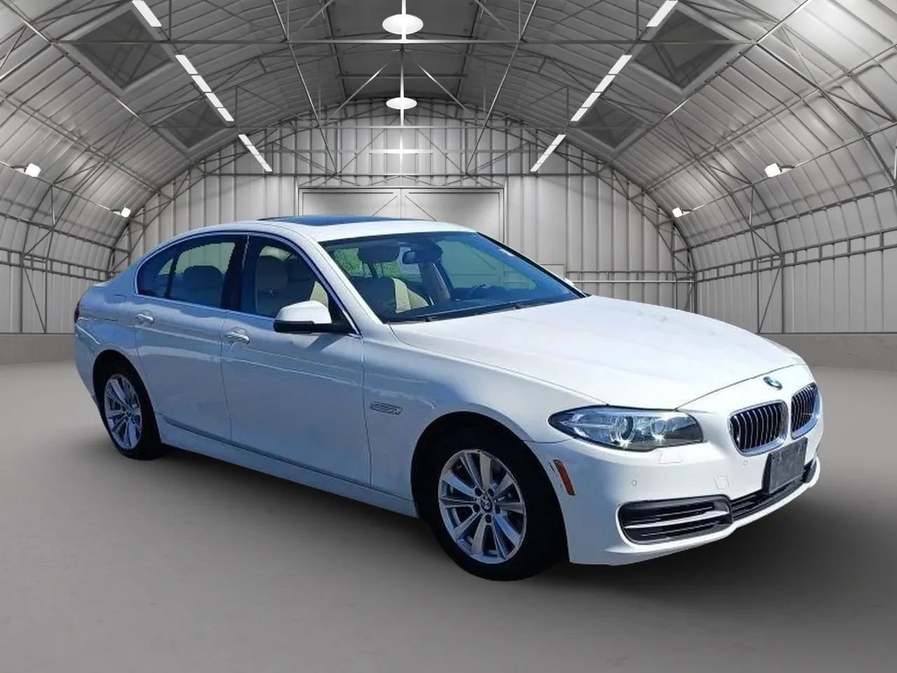 Used 2014 BMW 528i xDrive Sedan AWD/4WD image 2