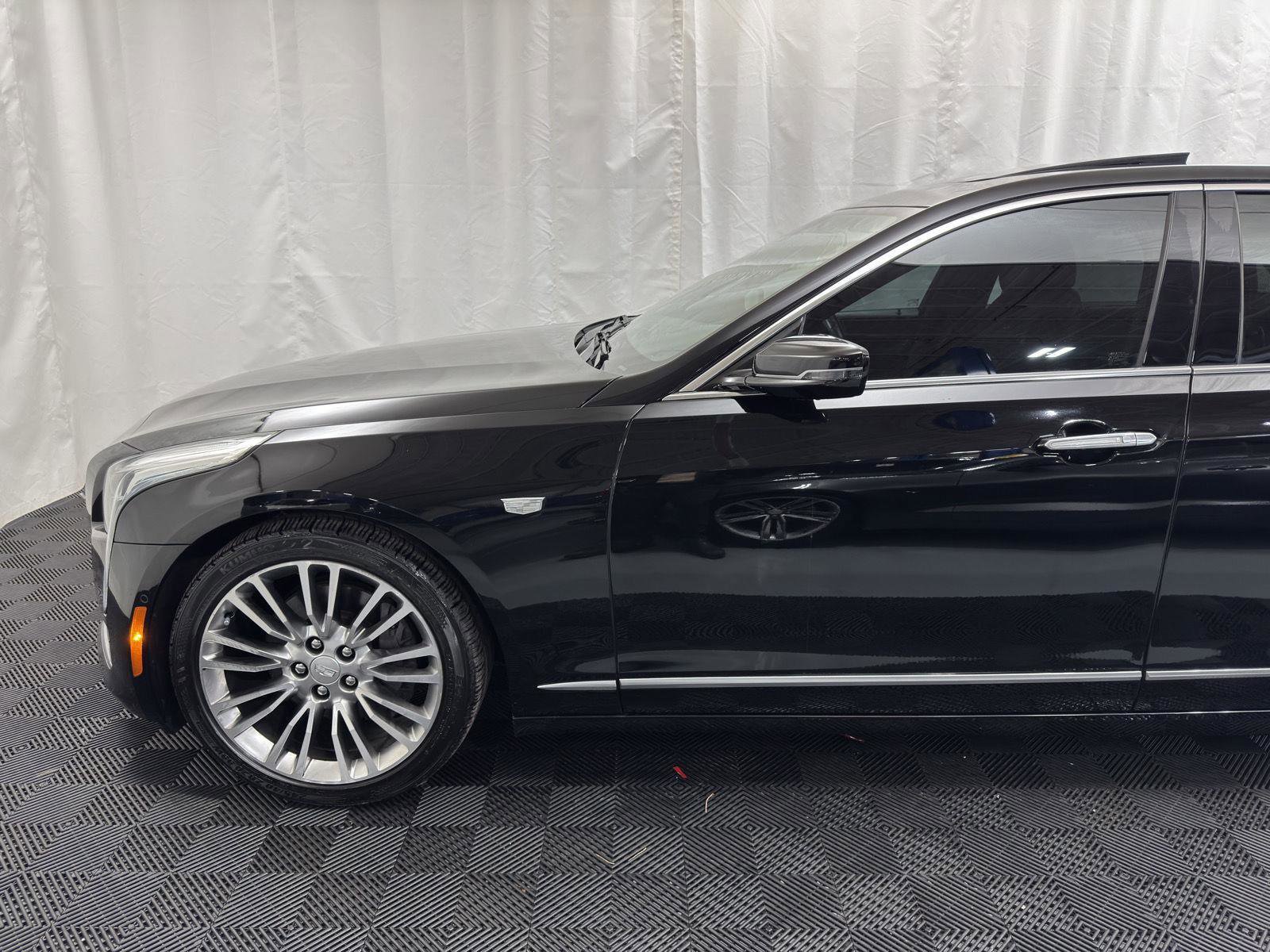 Used 2017 Cadillac CT6 Luxury w/ Active Chassis Package AWD/4WD image 4
