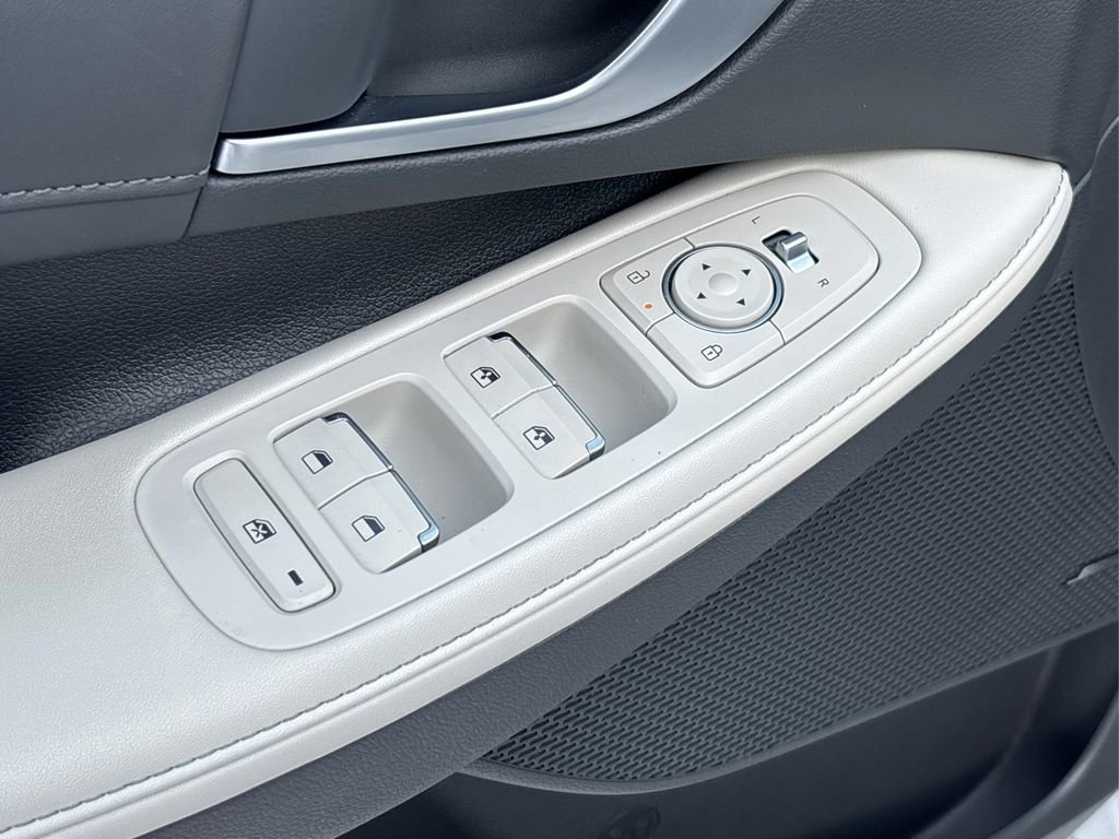 Used 2025 Hyundai Sonata Limited image 32