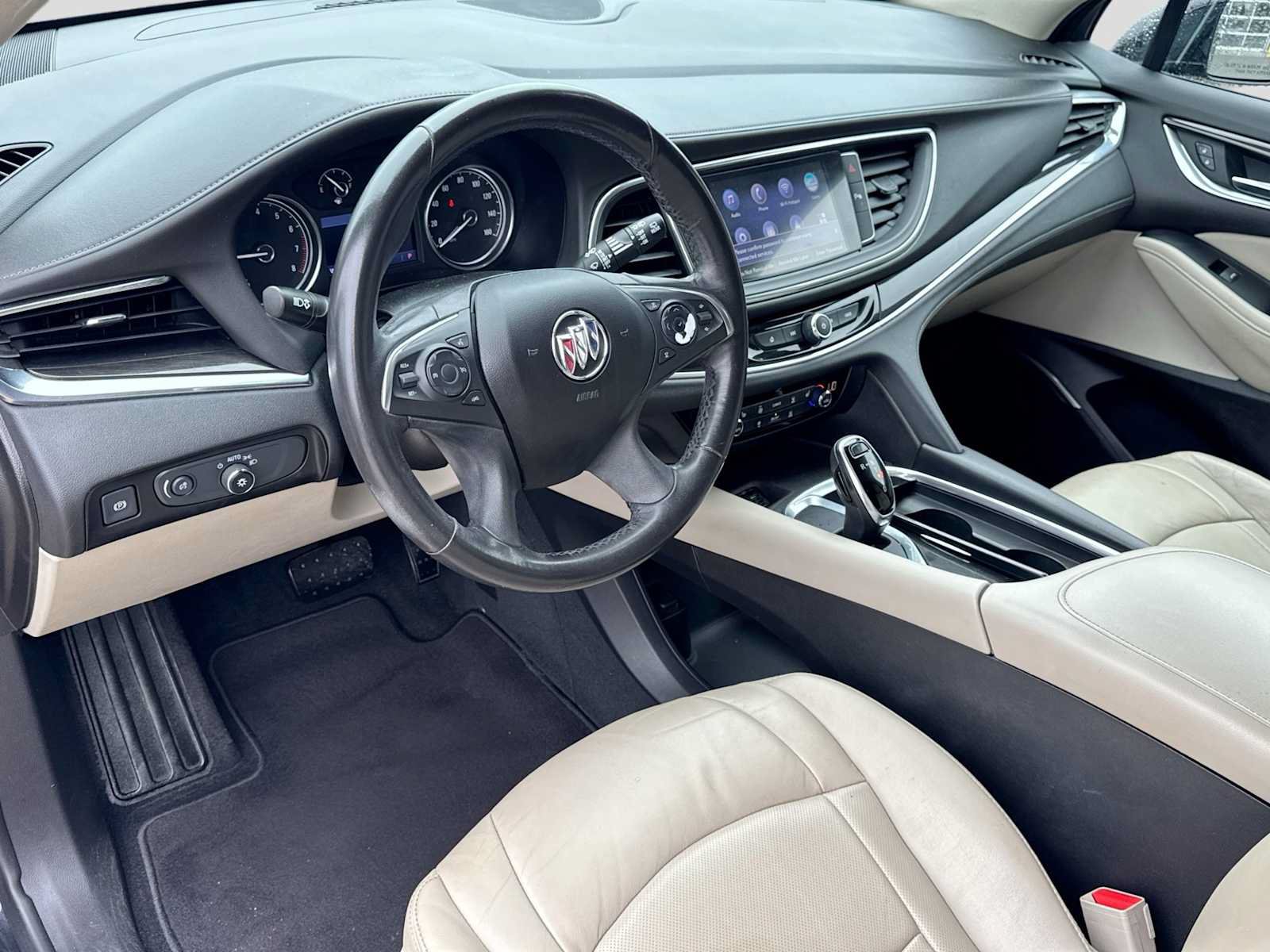 Used 2020 Buick Enclave Essence FWD image 2