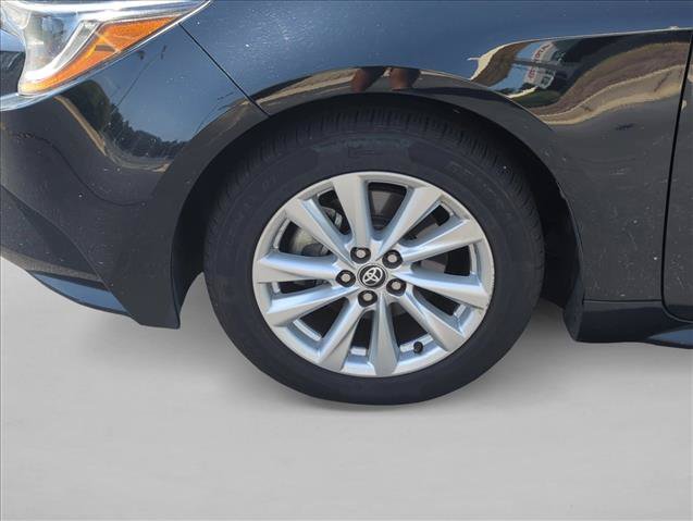 Used 2024 Toyota Corolla LE w/ LE Convenience Package FWD image 28