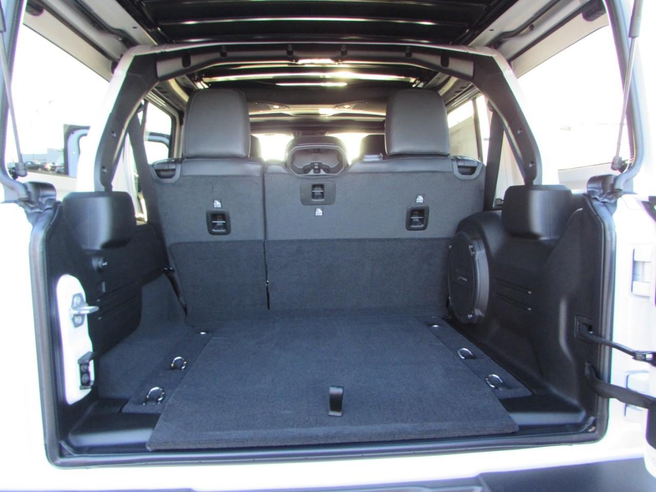 New 2026 Jeep Wrangler Unlimited Sahara AWD/4WD image 30