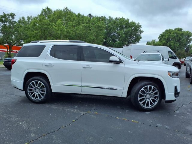 Used 2023 GMC Acadia Denali w/ Denali Ultimate Package image 2