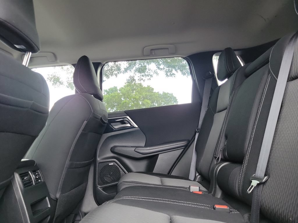 Used 2026 Mitsubishi Outlander ES FWD image 12