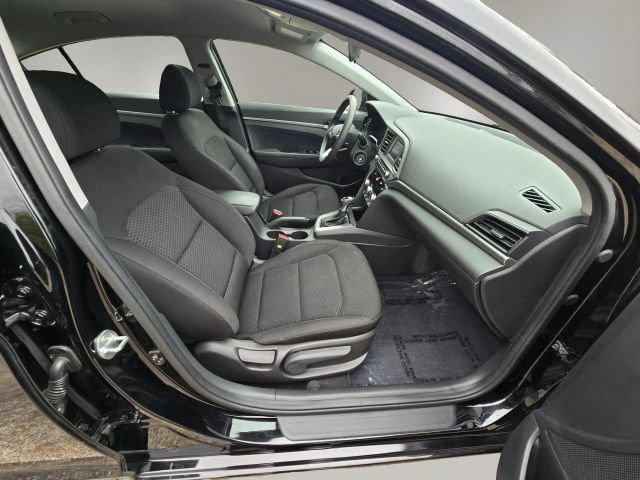 Used 2020 Hyundai Elantra SE w/ Cargo Package (C1) FWD image 15