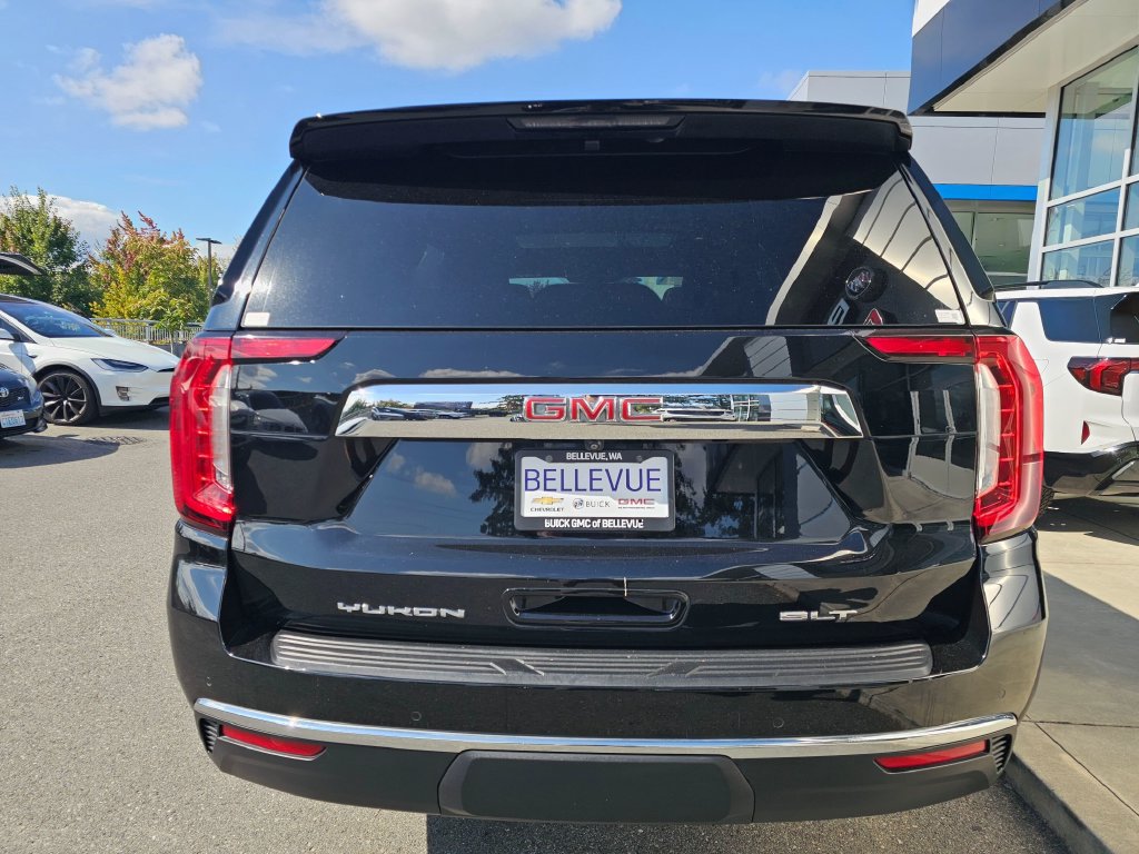 Used 2022 GMC Yukon SLT w/ SLT Luxury Package AWD/4WD image 6