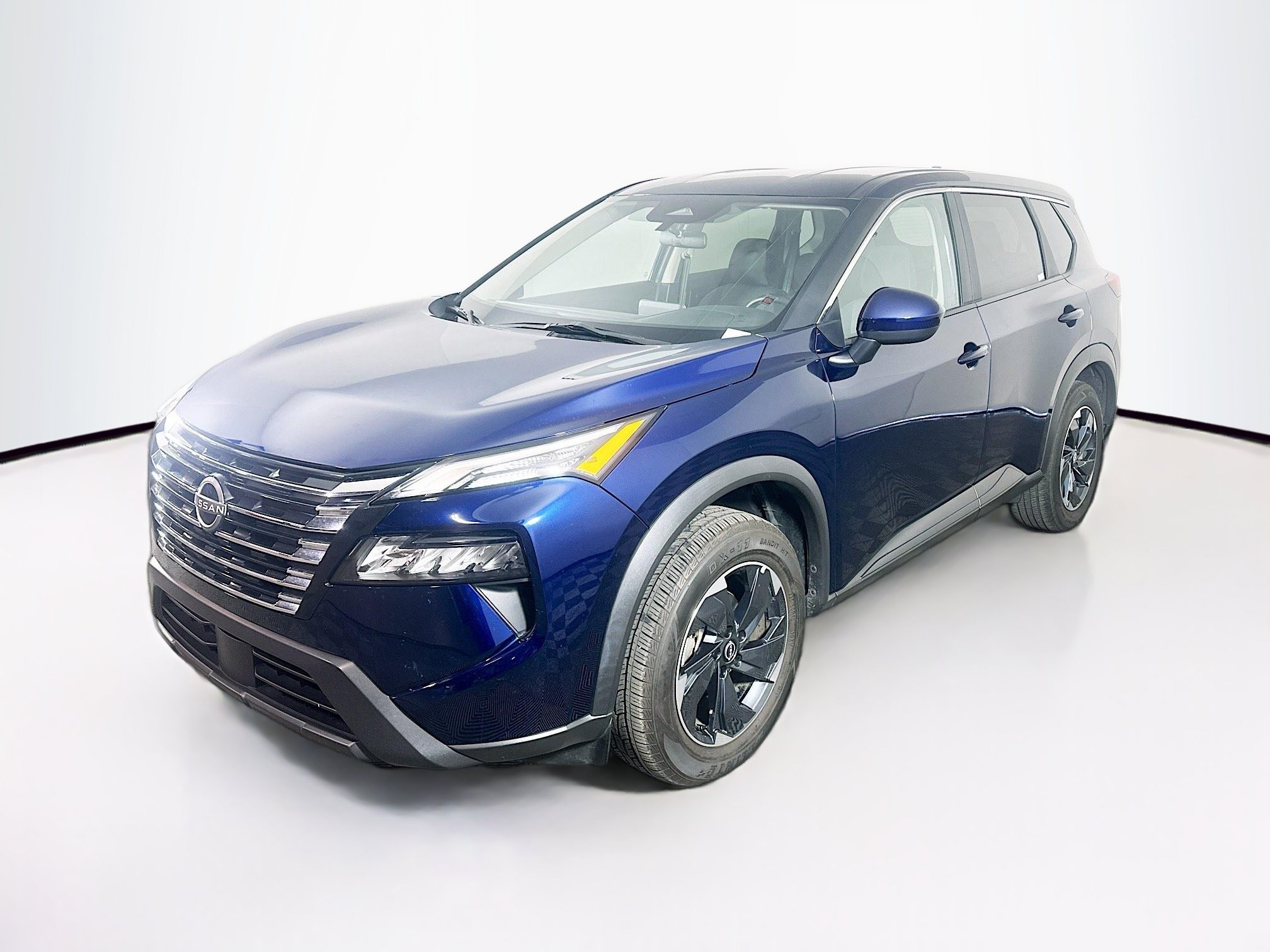 Used 2024 Nissan Rogue SV AWD/4WD image 3