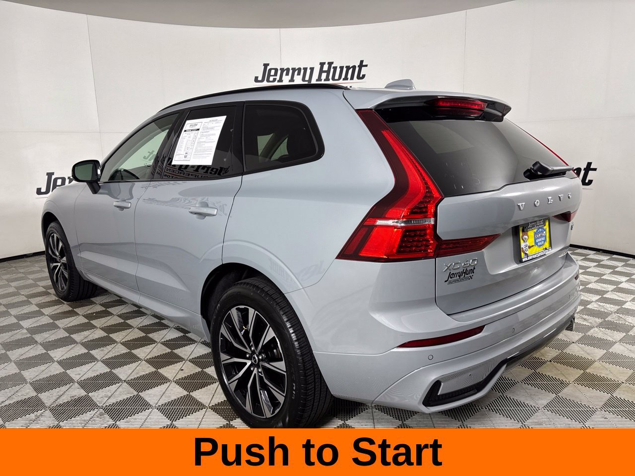 Used 2024 Volvo XC60 B5 Core AWD/4WD image 8