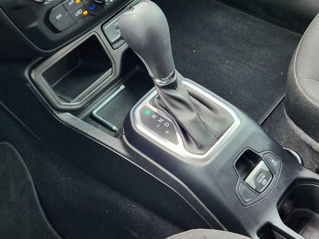 Used 2019 Jeep Renegade Latitude FWD image 21