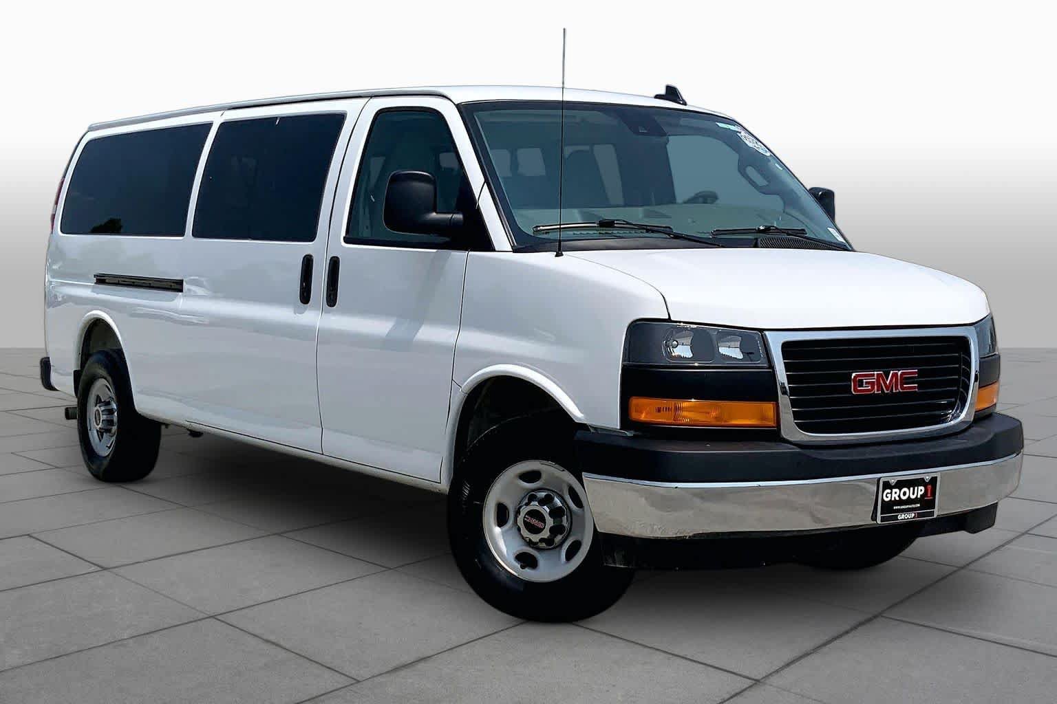 Used 2025 GMC Savana 3500 LT w/ LT Preferred Equipment Group RWD image 3