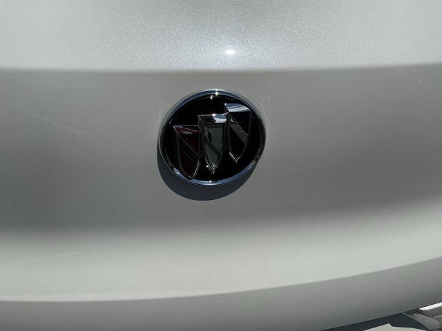 Used 2022 Buick Encore GX Select w/ Sport Touring Package FWD image 5