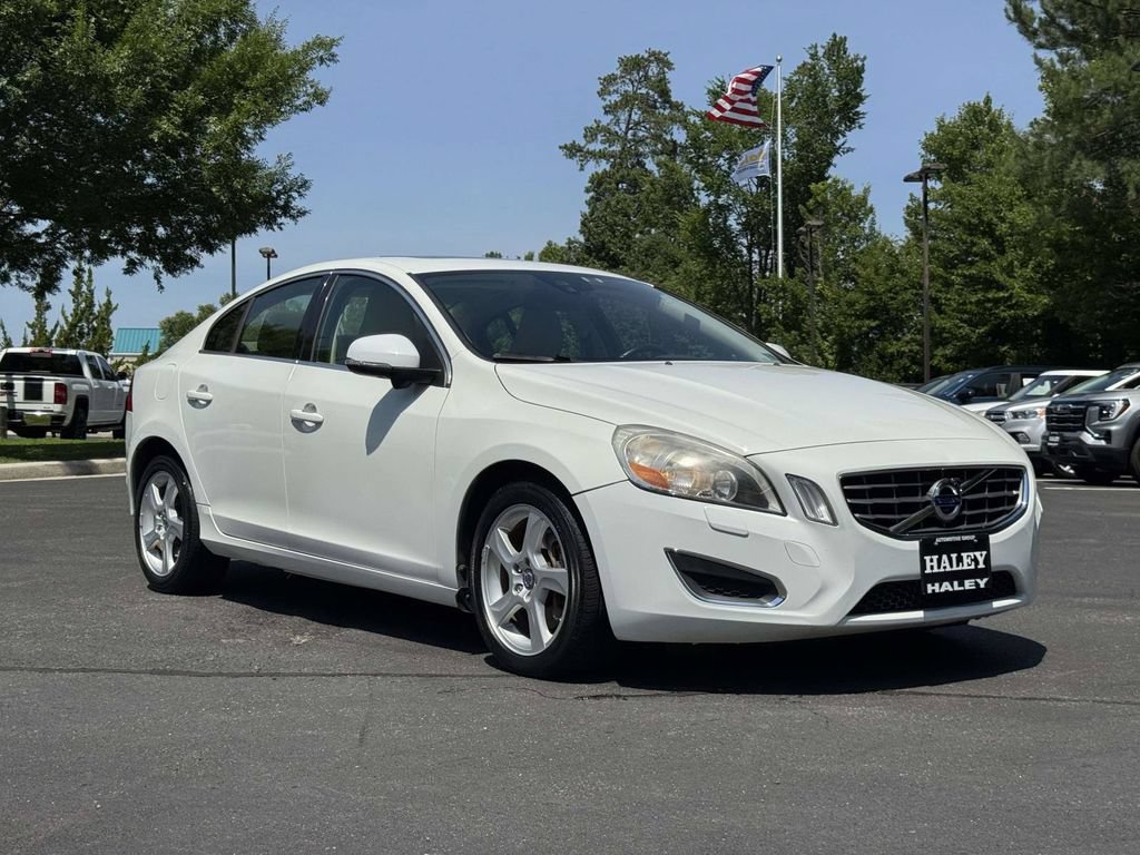 Used 2013 Volvo S60 T5 AWD/4WD image 2