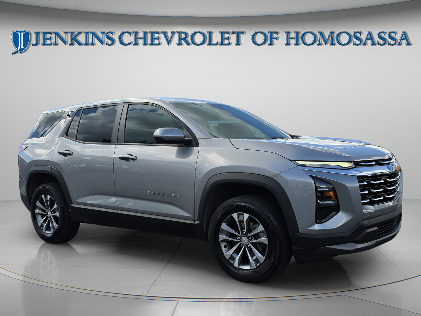 Used 2026 Chevrolet Equinox LT FWD image 2
