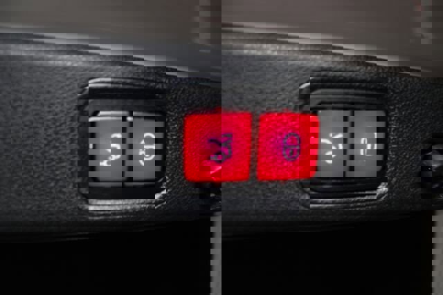 Used 2018 Mercedes-Benz E 300 4MATIC w/ Premium 1 Package image 25