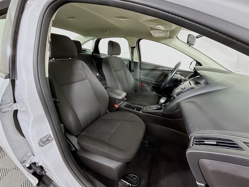 Used 2017 Ford Focus SE w/ Cold Weather Package image 30